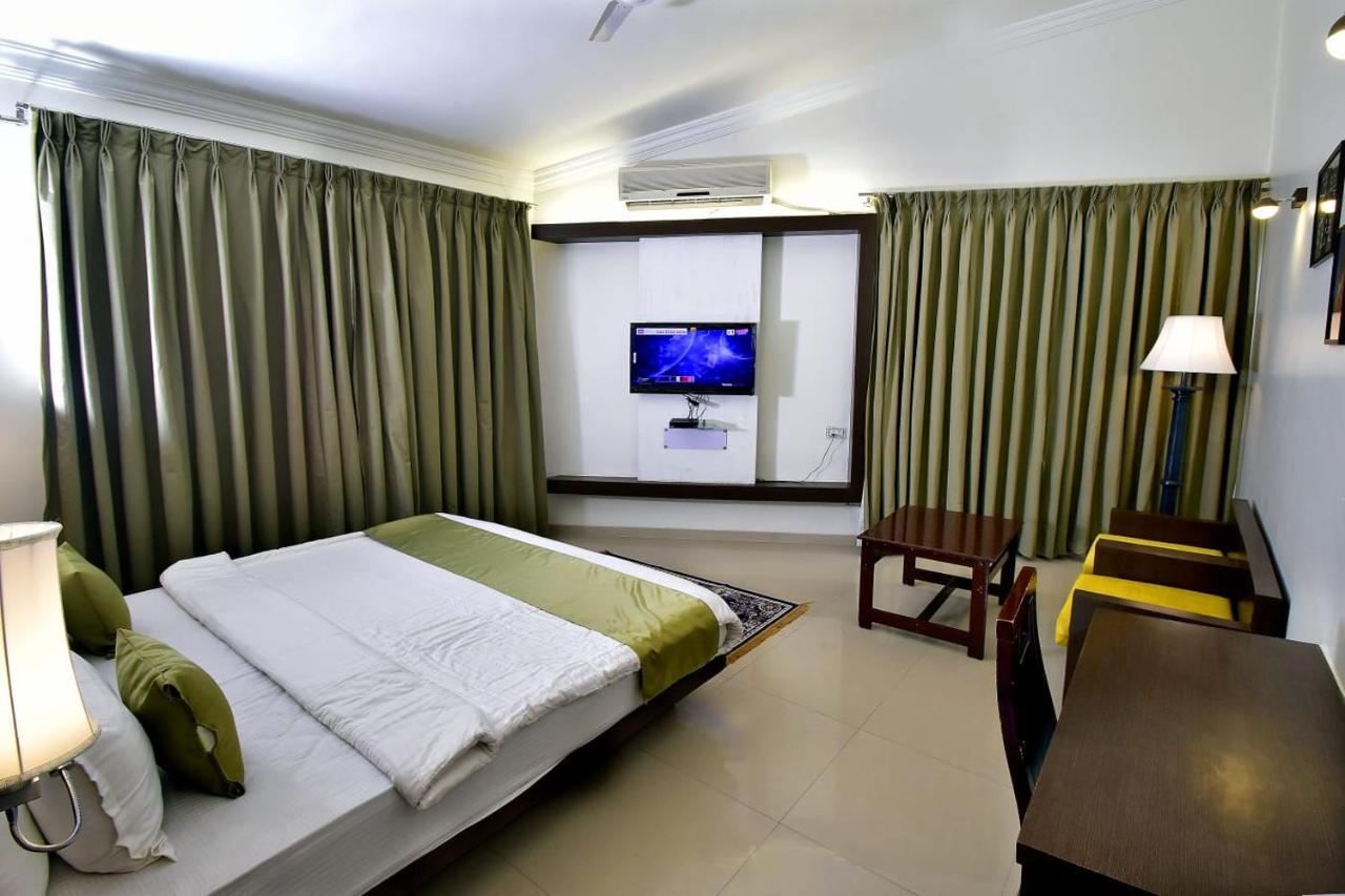 Caves County Resort Malegaon Exterior foto