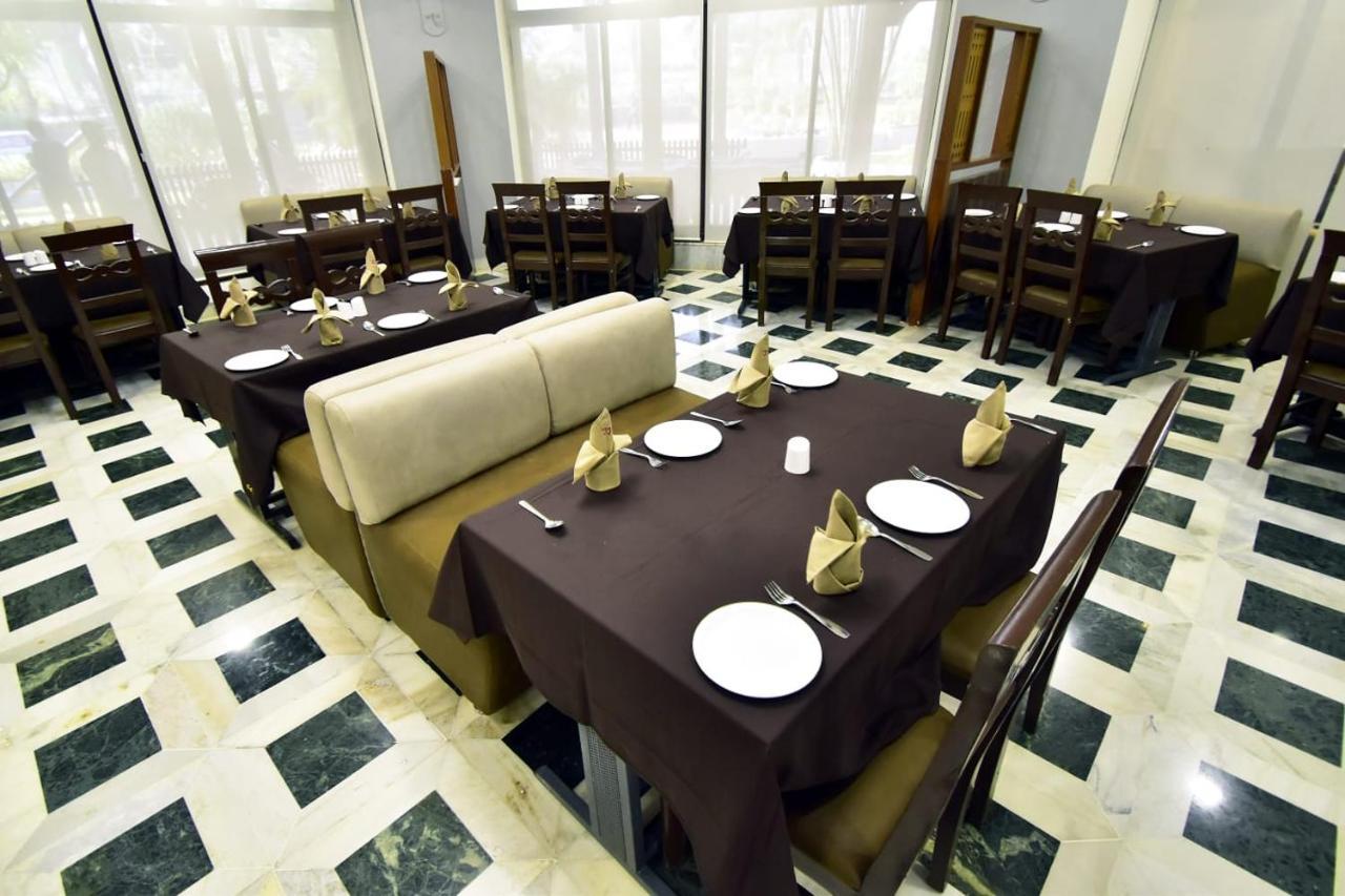 Caves County Resort Malegaon Exterior foto